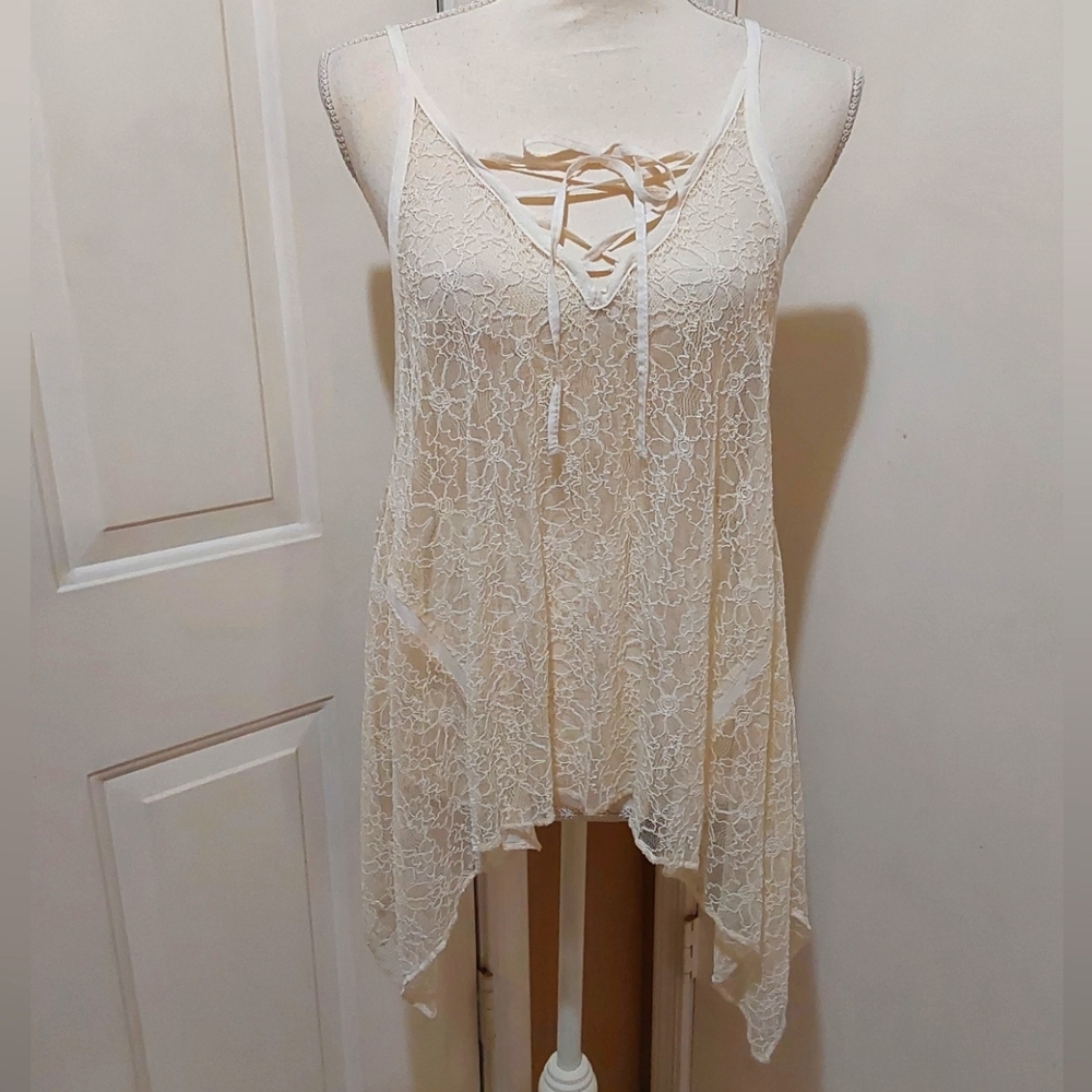 🌺 NEW Beautiful Cream Lace Overblouse